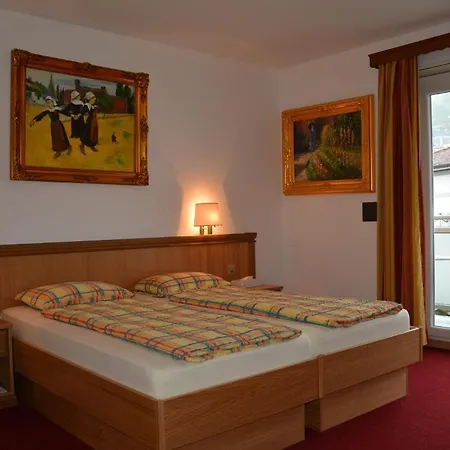 Hotel Dischma - Free Bus And Train Ticket Paradiso