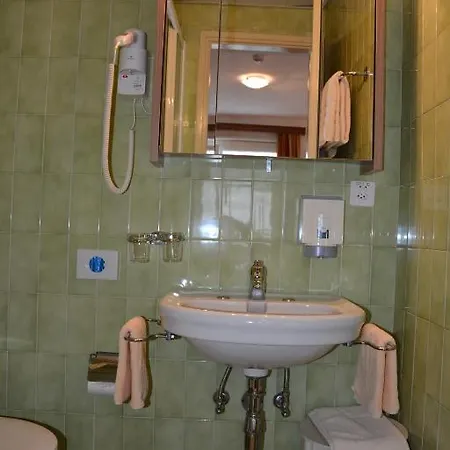 Hotel Dischma - Free Bus And Train Ticket Paradiso